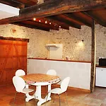 Domaine De La Laigne - * Asnières-la-Giraud