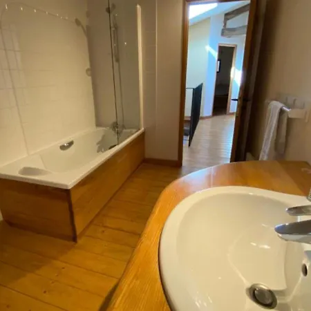 Domaine De La Laigne - * Asnières-la-Giraud