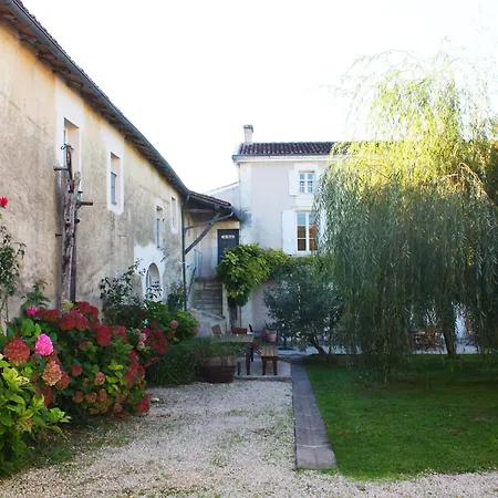 Domaine De La Laigne - * Asnières-la-Giraud