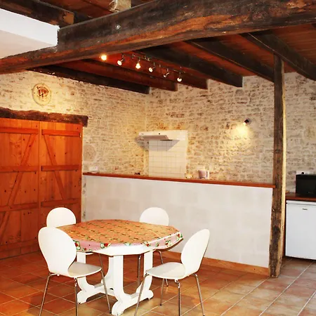 Apartment Domaine De La Laigne - Asnieres-la-Giraud