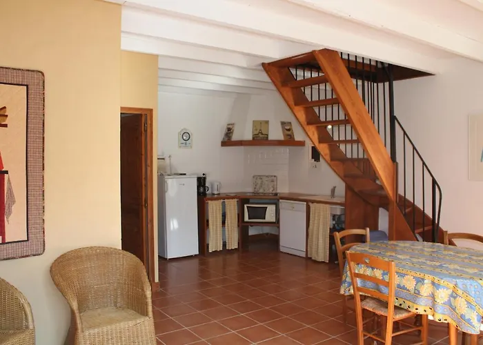 Domaine De La Laigne - *