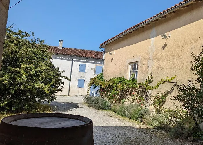 Domaine De La Laigne - Asnieres-la-Giraud