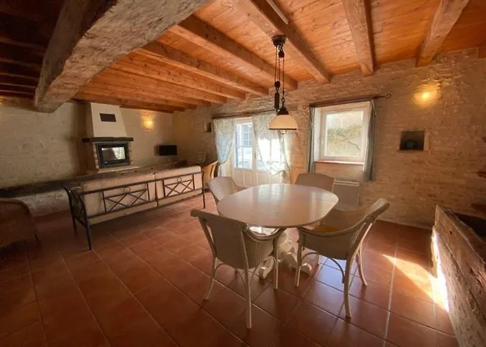 Domaine De La Laigne - * Asnieres-la-Giraud